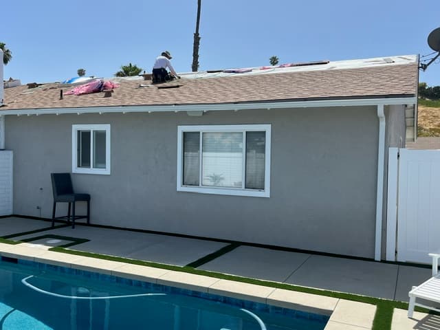 picture of a home with new gutters